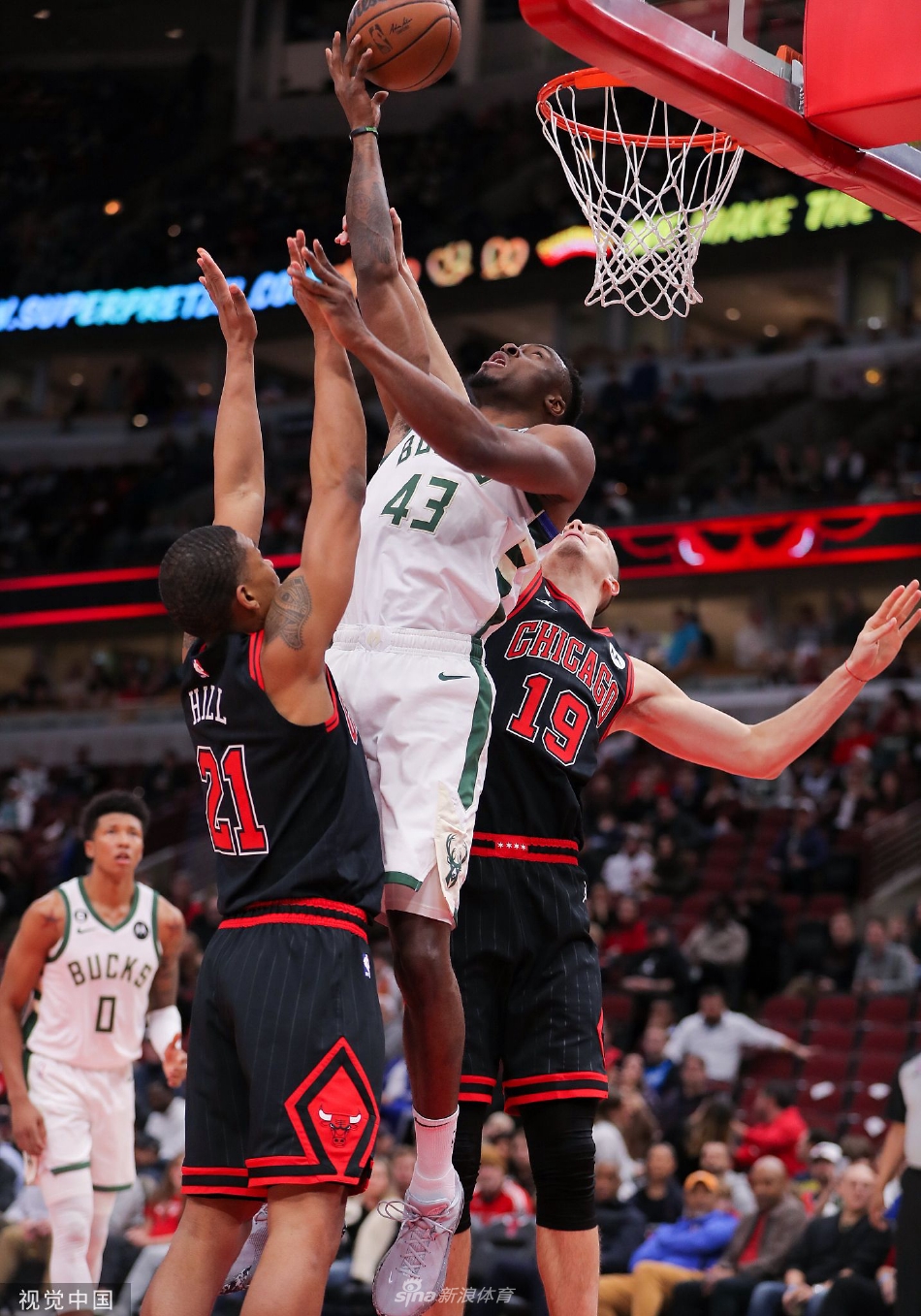 包含Faker焦点对战，字母哥与90激战公牛分钟，持续失利胜负难料！再创辉煌时刻的词条